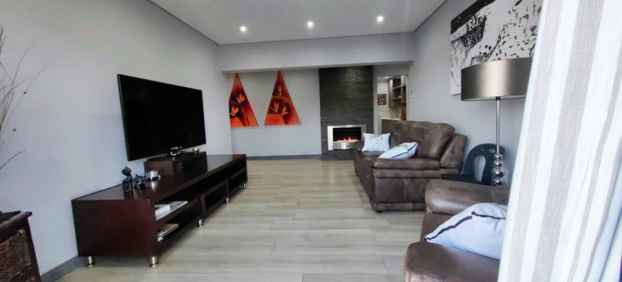 4 Bedroom Property for Sale in Tuscany Ridge North West